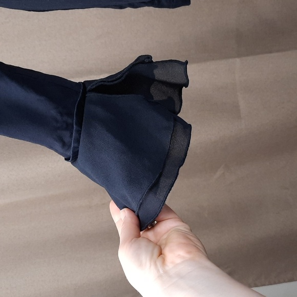 Margittes dark navy long sleeve bell cuff top shirt, size large (DE size 42). - Picture 3 of 7